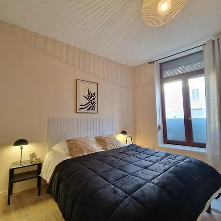 Paul - Proche Gare Centre & Arena Apartman *