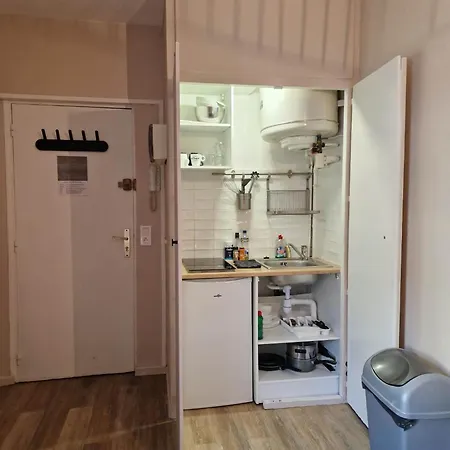 Paul - Proche Gare Centre & Arena Apartman Reims